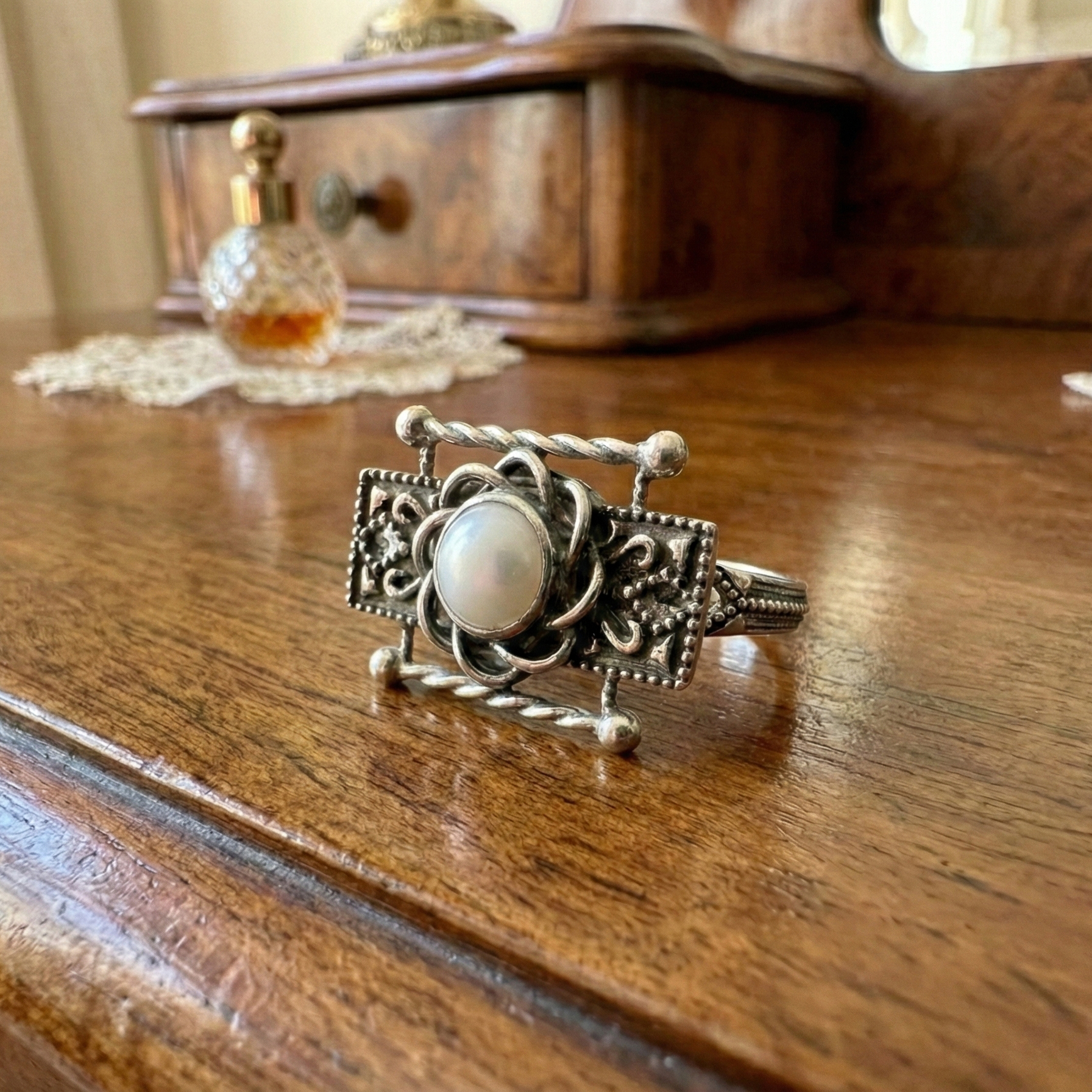 Pearl Blossom Vintage