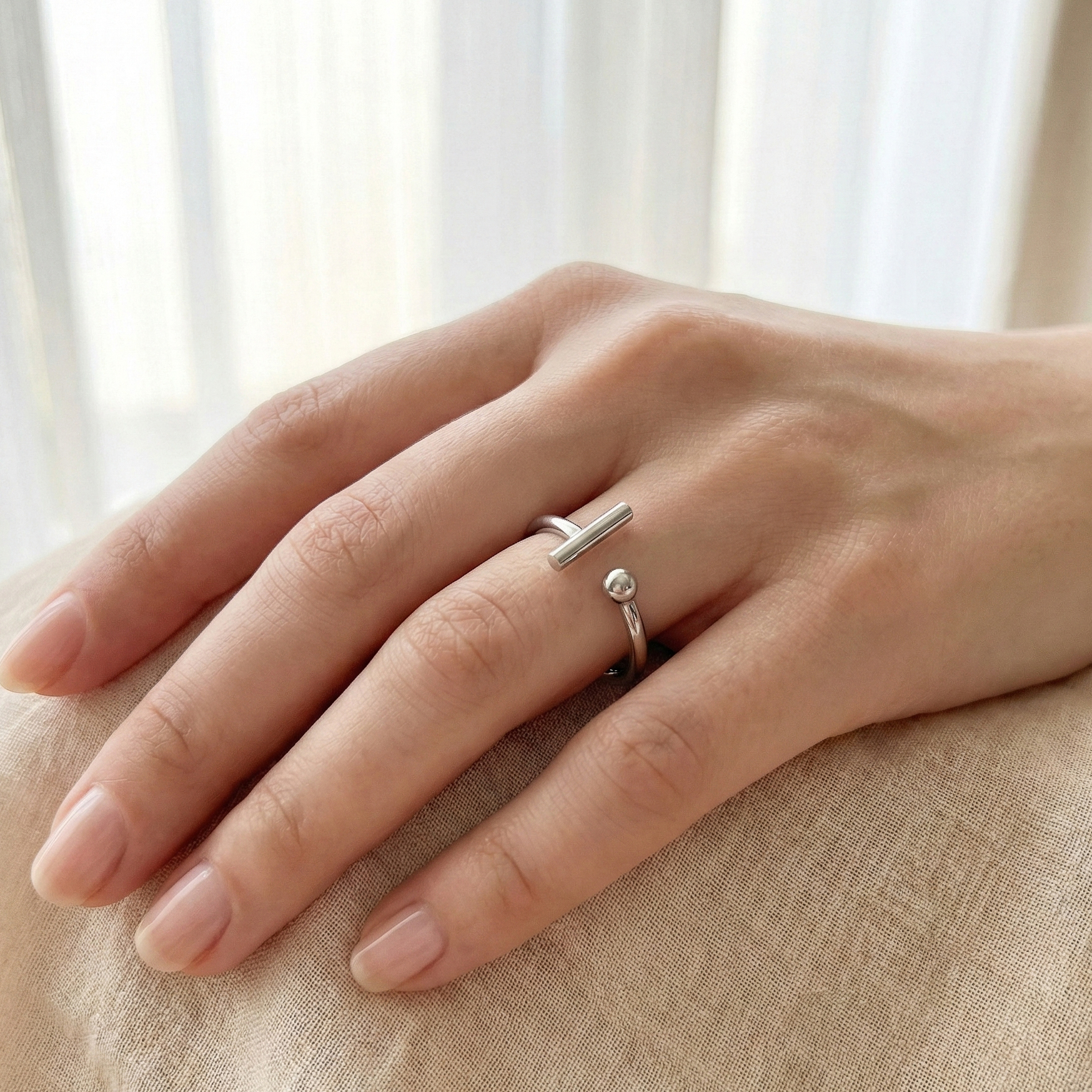 Linear Balance Silver